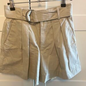 Abercrombie and Fitch pleated short